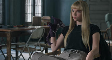 VIDEO: First trailer for The New Mutants puts young X-Men in a horror  movie - Inside the Magic