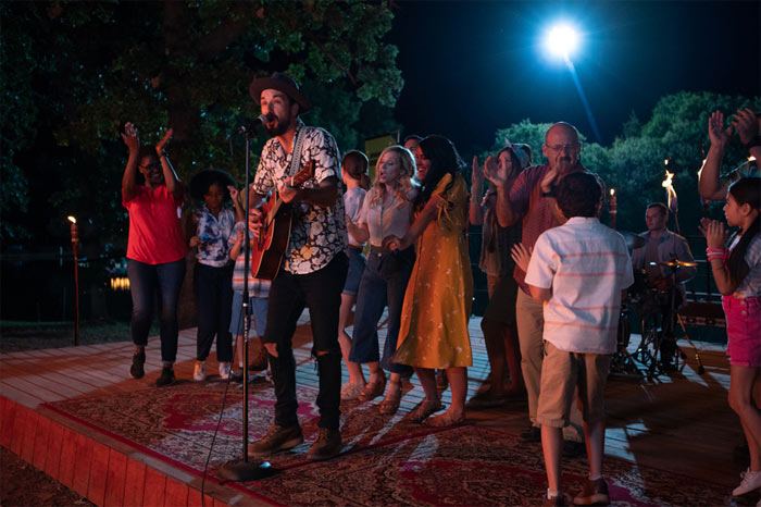 Rhett Walker Is Sharing 'All Joy No Stress' With Latest Song
