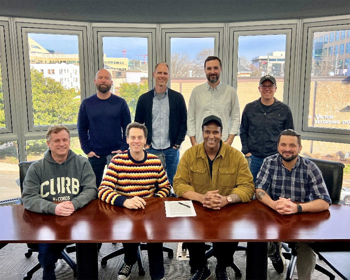 Singer/Songwriter MATTHEWS Signs with Curb Records