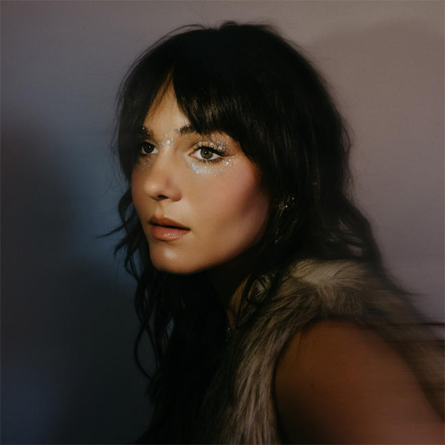 Franni Cash Announces Debut Solo Album, 'Here I Am'